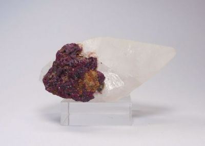 Cinabarit, kalcit - Kongor, Ural, Rusko